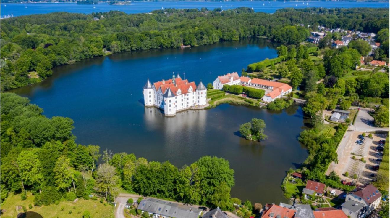 Ferienwohnung Am Schlosspark Glucksburg Bagian luar foto